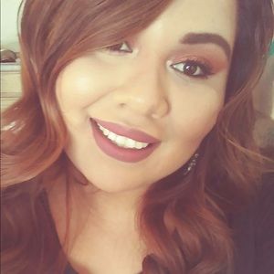 Meet your Posher, Selena